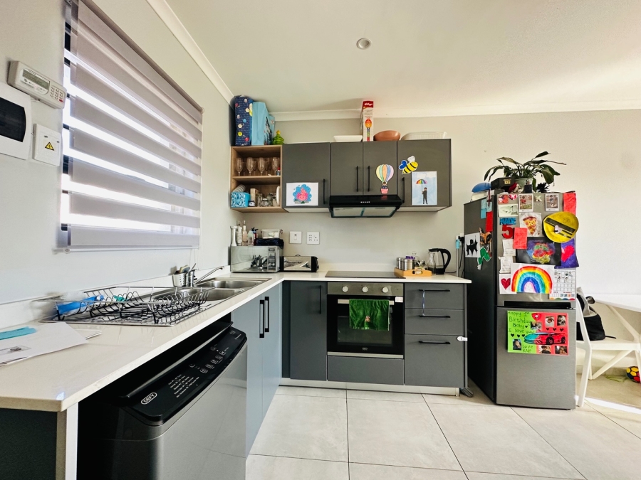 2 Bedroom Property for Sale in Parklands Western Cape